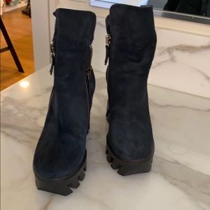 New Frankie Segal navy suede wedge boots